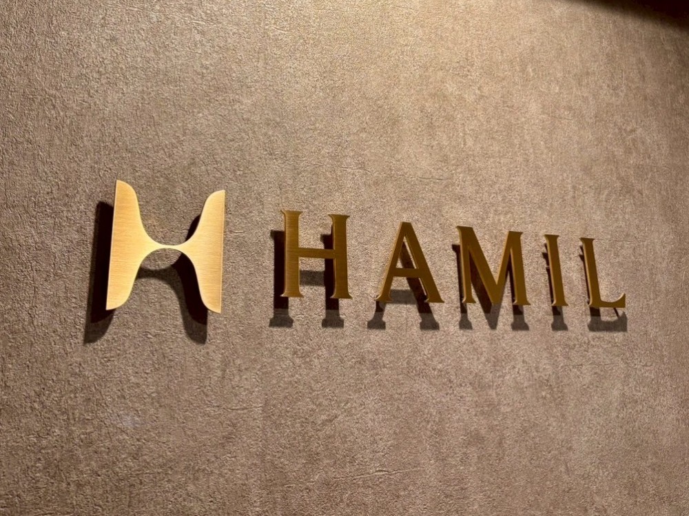 HAMIL 博多店 様 サイン工事